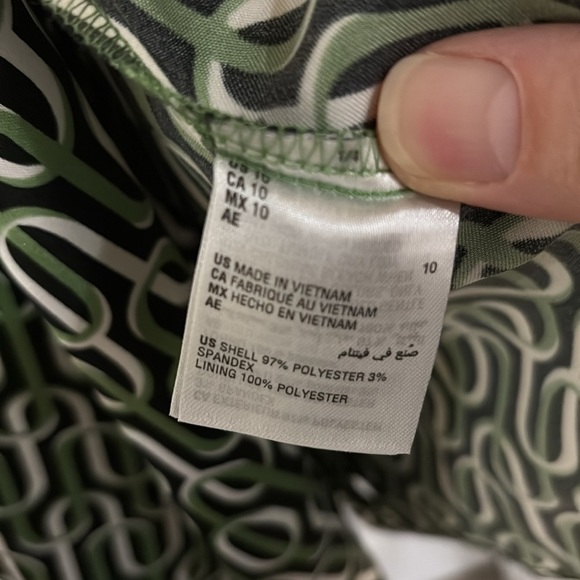 Alfani Wrap Midi Dress NWT. Size 10.  Satin soft. Green, black, white geometric - Picture 5 of 7